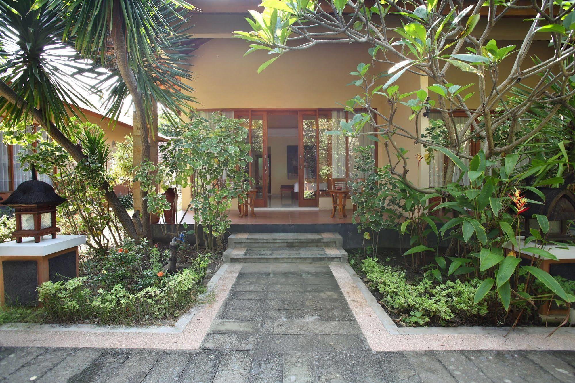 Villa Grasia กีลีตราวางัน ภายนอก รูปภาพ